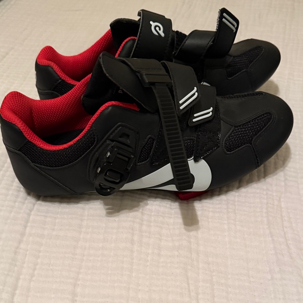 Peloton Bike Shoes - Women’s 9, Men’s 7
